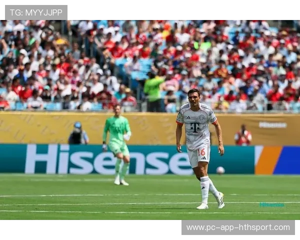 拜仁侧翼传中引发禁区混战并获回报